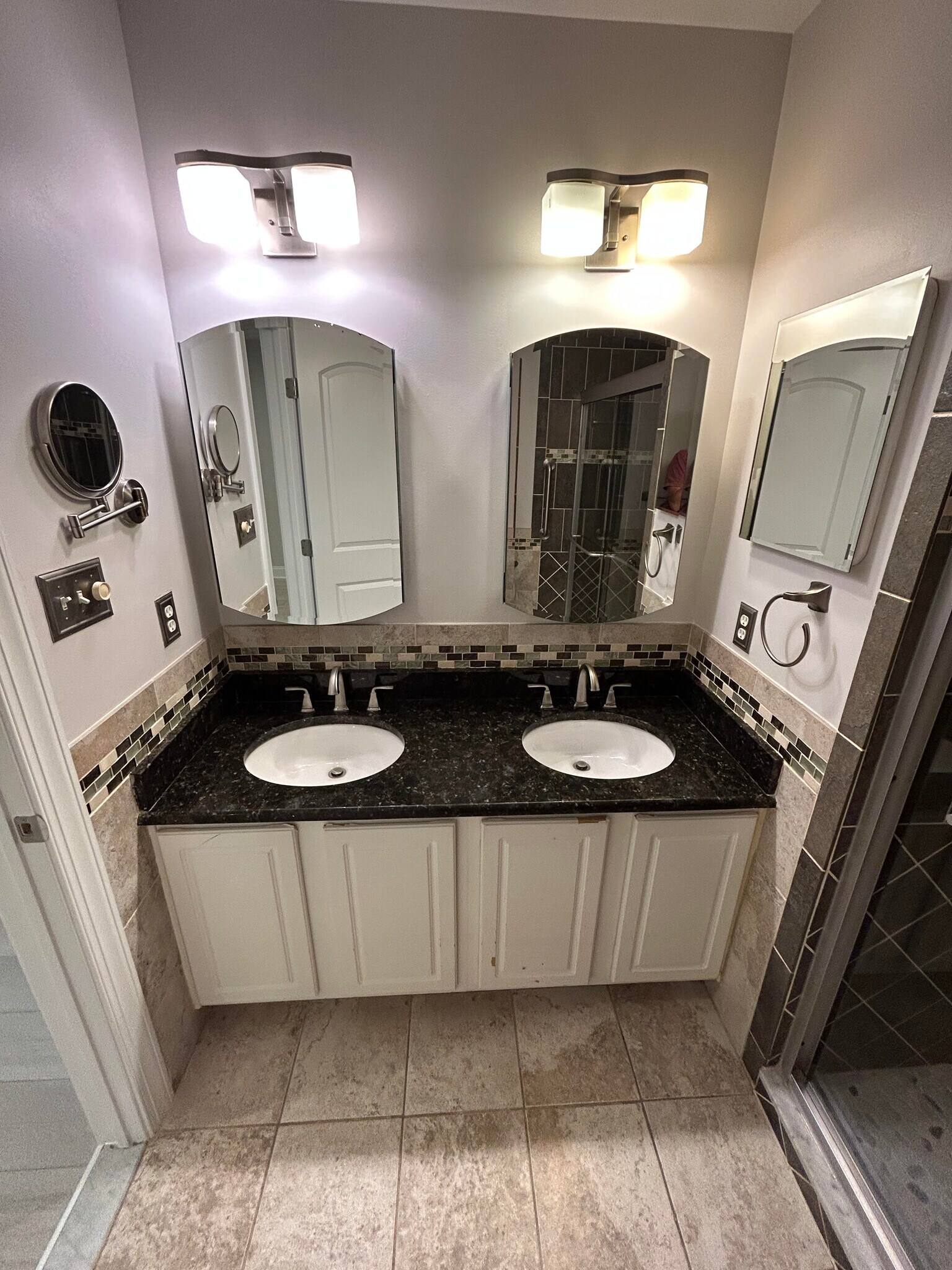Building Photo - 640 Orchard Ridge Dr