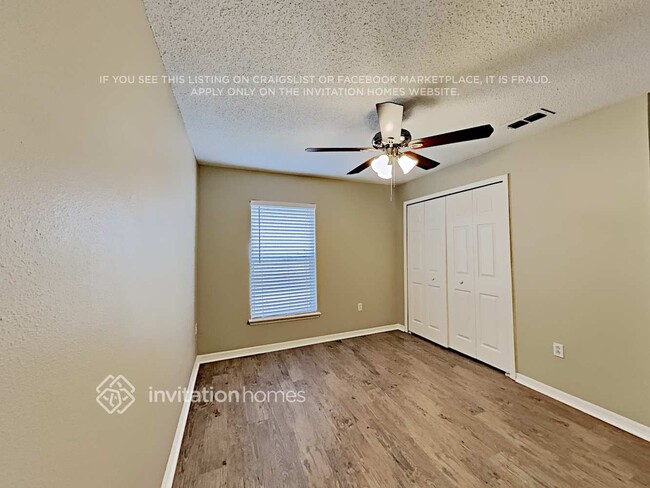 Building Photo - 30618 Double Dr