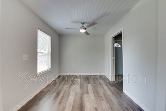 Building Photo - 7601 Springdale St