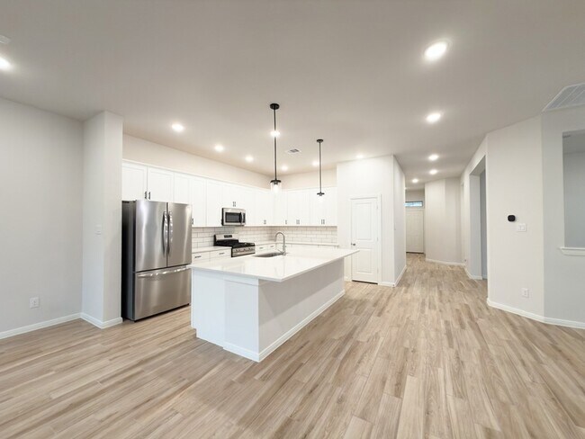 Building Photo - 42504 Rustico Rd