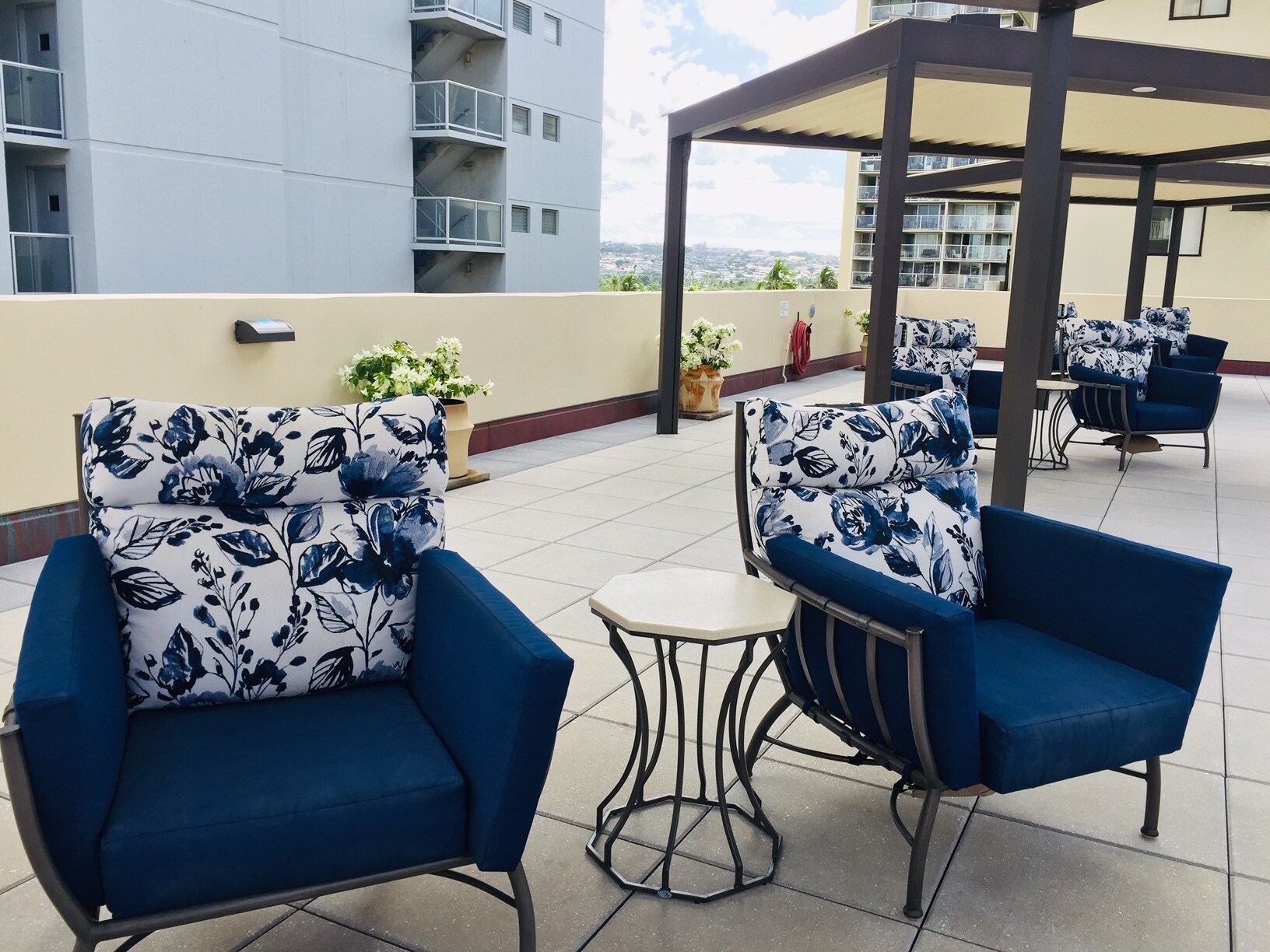 Pool setting area - 2211 Ala Wai Blvd