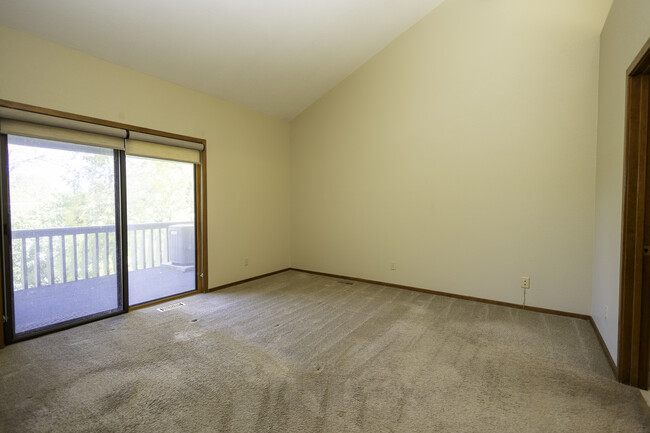 Primary Bedroom - 4415 Laguna Pl