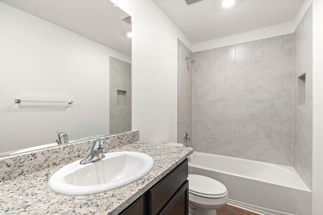 Building Photo - 15223 Telfaire Mdws