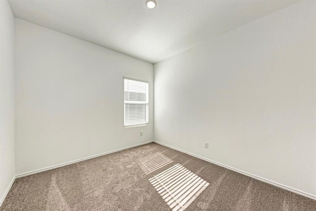 Building Photo - 611 Halfmoon Dr