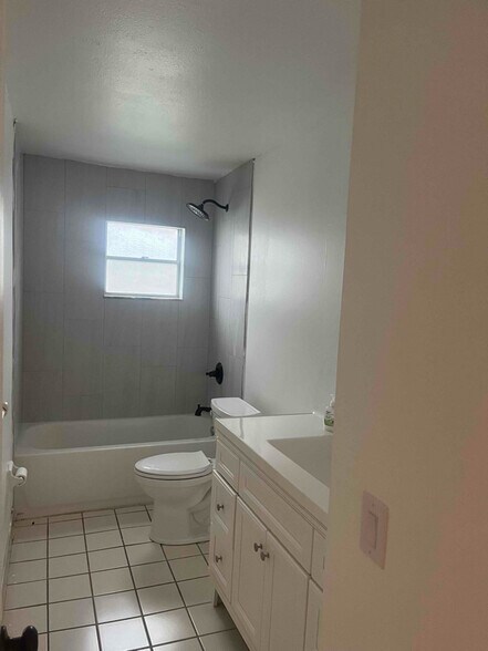 Building Photo - 1207 Garland Ave