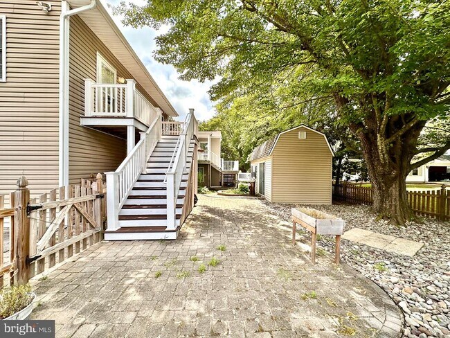 Building Photo - 1217 Somerset Rd