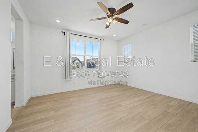 Building Photo - 2771 S Chippewa Dr