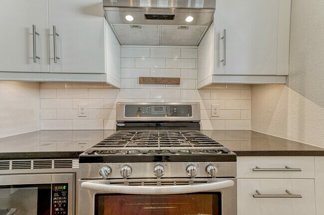 Building Photo - 534 S Lincoln St