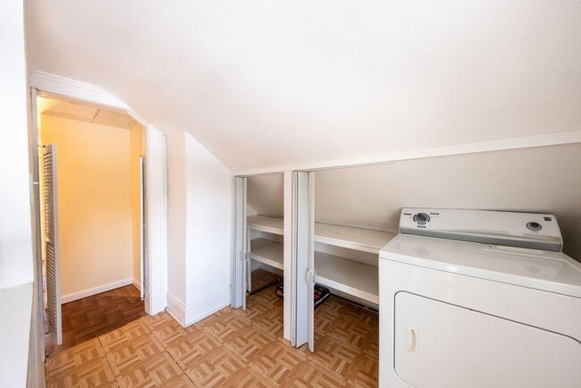 Building Photo - Jager Saratoga