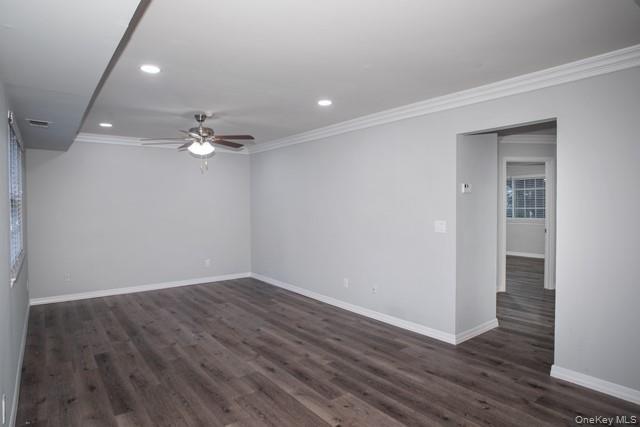 Building Photo - 375 Lake Pointe Dr
