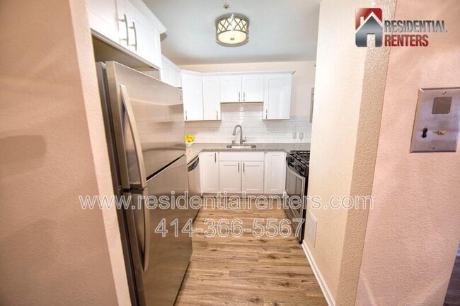 Building Photo - 4000 W Rivers Edge Cir