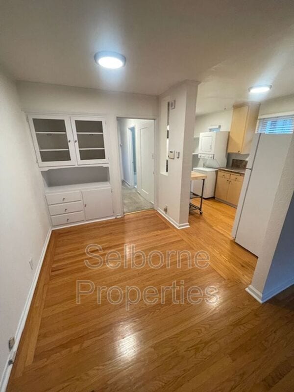 Building Photo - 624 Valle Vista Ave