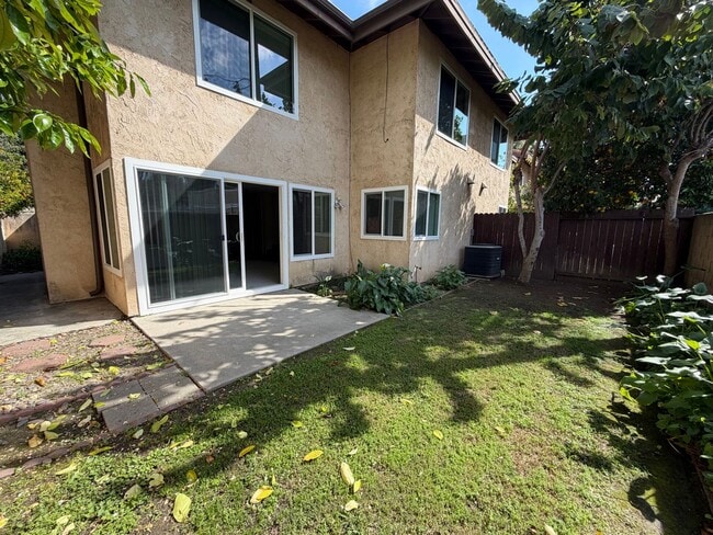 Building Photo - 800-806 S Park Hyde St