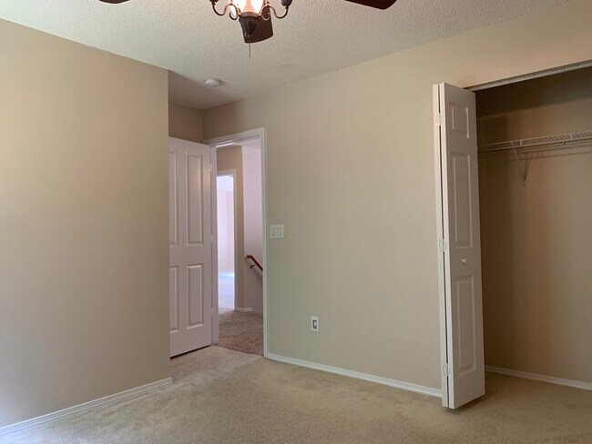 Building Photo - 2803 Thoreau Dr