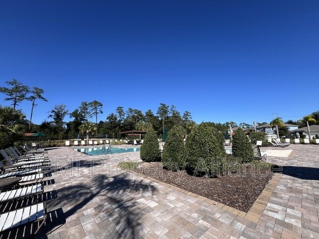 Building Photo - 617 Autumn Breeze St