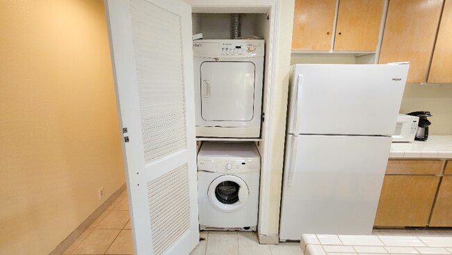 Building Photo - 75-6002-6002 Ali‘i Dr