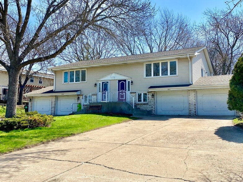 Building Photo - 9811 Rich Rd