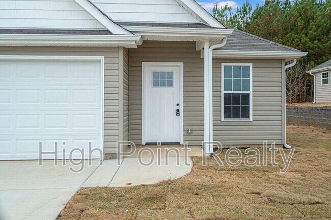Building Photo - 85 Smith Glen Dr