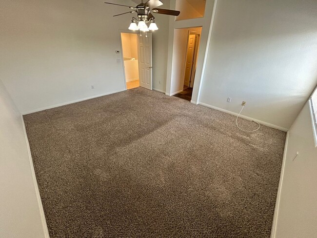 Building Photo - SOUTHWEST LAS VEGAS PROEPRTY WITH 3 BED, 3...