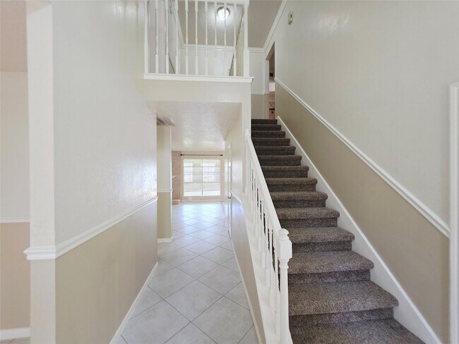 Building Photo - 10306 Jockey Club Dr