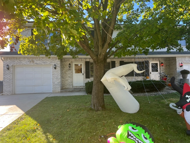 Building Photo - 162 S 19th St