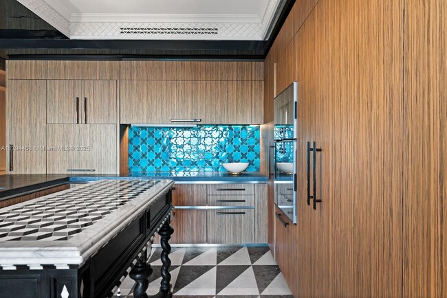 Building Photo - 7041 Fisher Island Dr