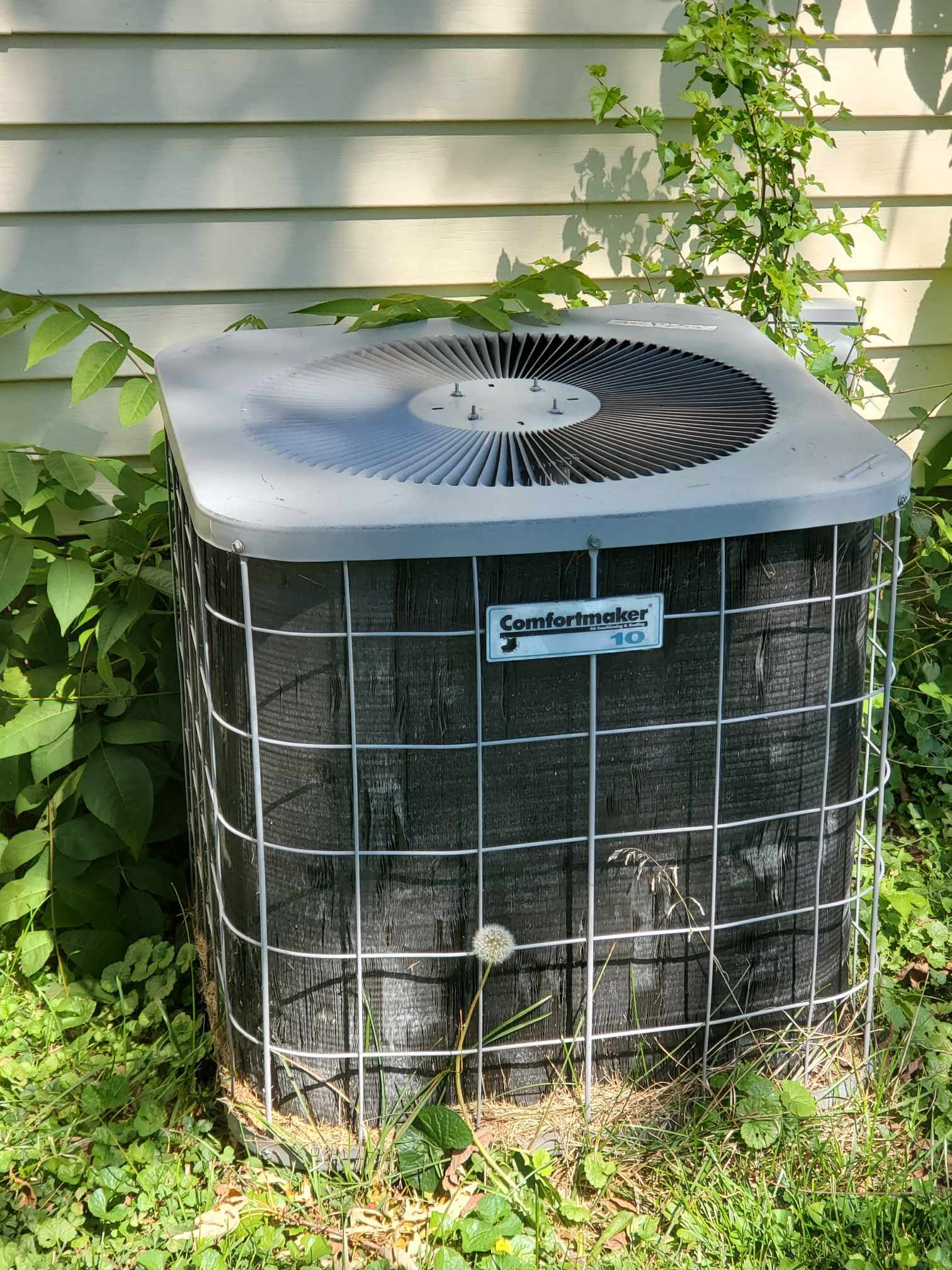 Building Photo - 1305 E Lawrence St