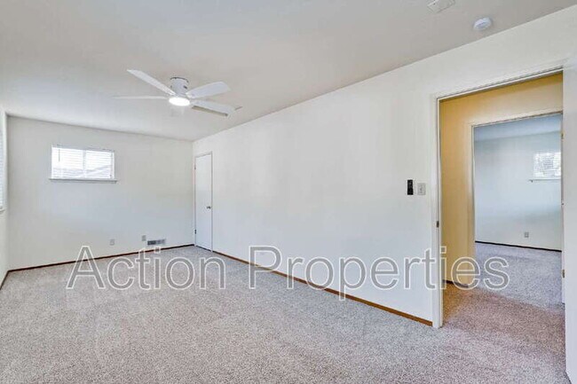 Building Photo - 3322 Shasta Dr