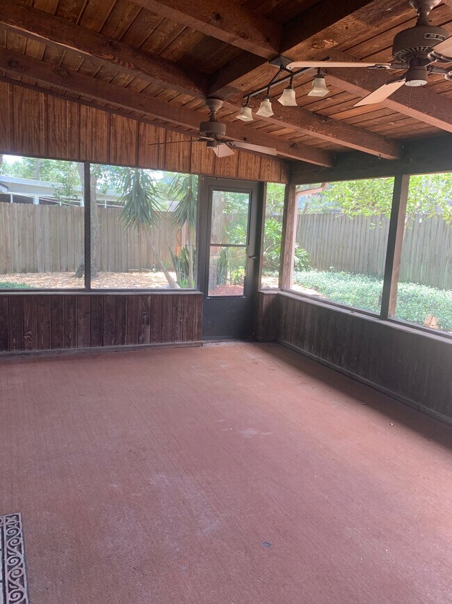 Building Photo - 1671 Grange Cir