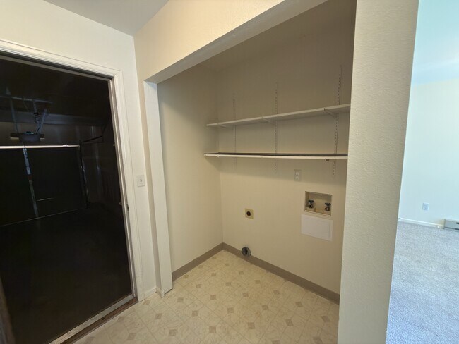 Building Photo - 2718 Sagebrush Dr
