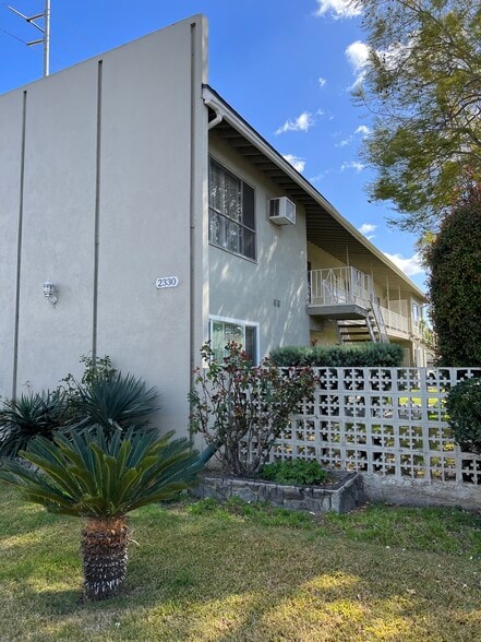 street view - 2324 E Commonwealth Ave