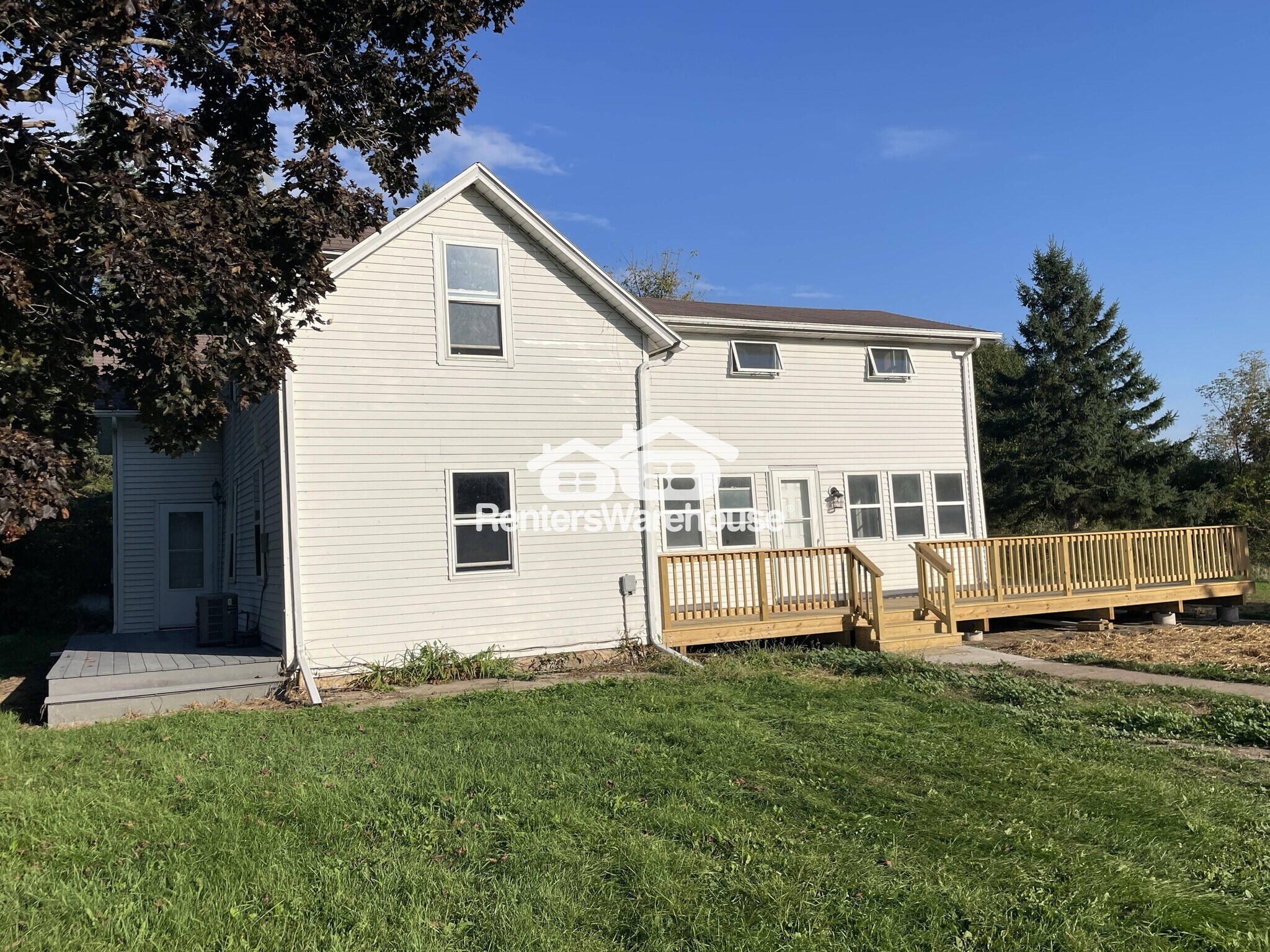 Building Photo - 1320 County Rd A