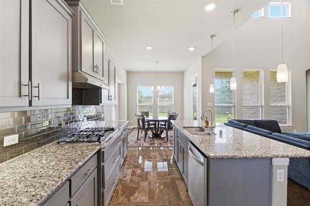 Building Photo - 7452 Reverchon Dr