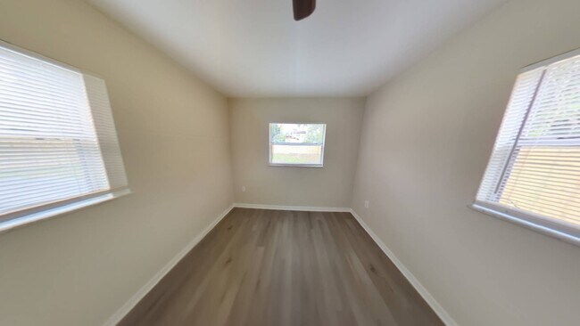 Building Photo - 1620 Guinyard Way