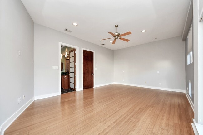 Building Photo - 1610 Calumet St