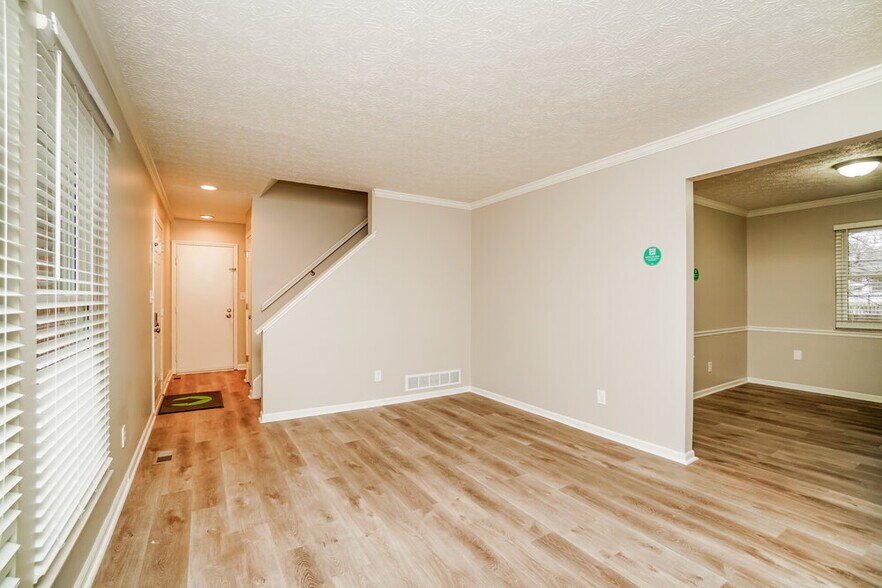 Building Photo - 1658 Sandy Side Dr