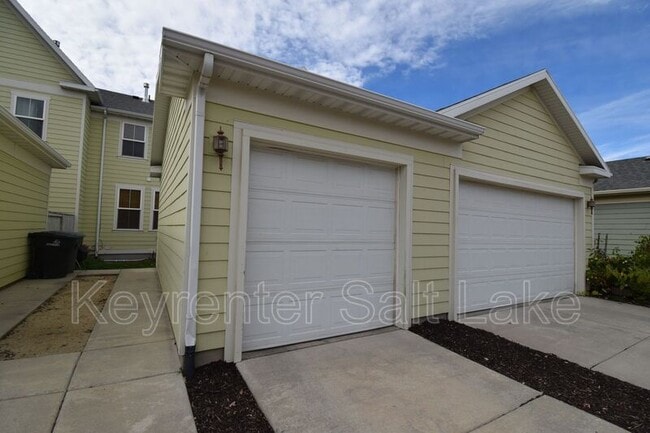 Building Photo - 10533 S Oquirrh Lk Rd