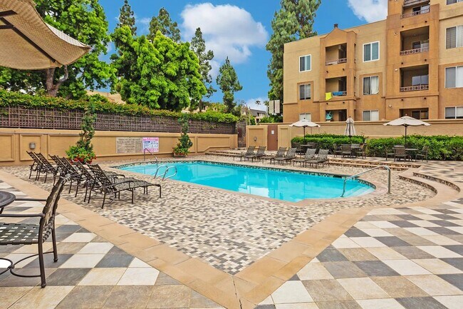 Building Photo - 3520 Lebon Dr