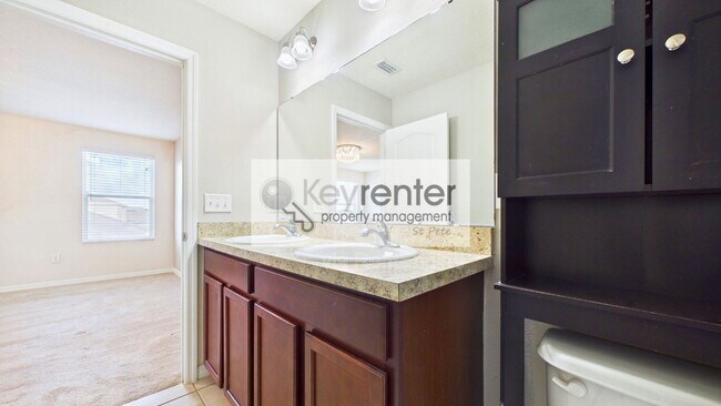 Building Photo - 14517 Dunrobin Dr