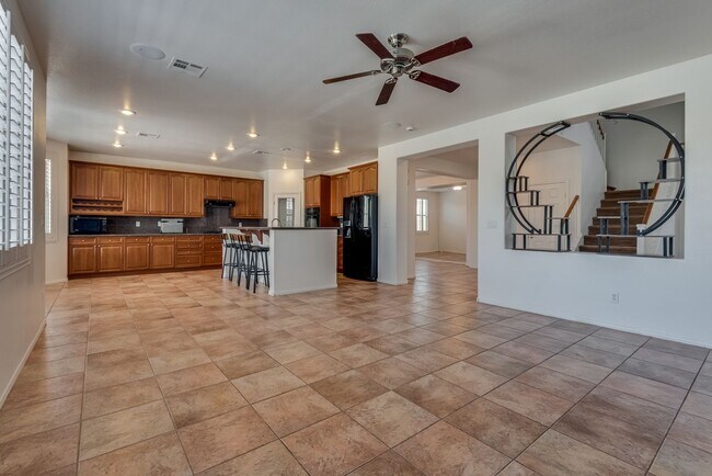 Building Photo - Elegant 4-Bedroom Home with Spa, Balcony &...