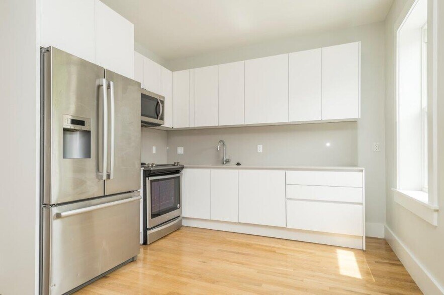 Building Photo - 1999 Commonwealth Ave