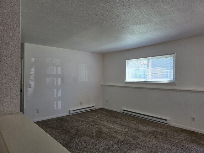 Building Photo - 740 2nd St