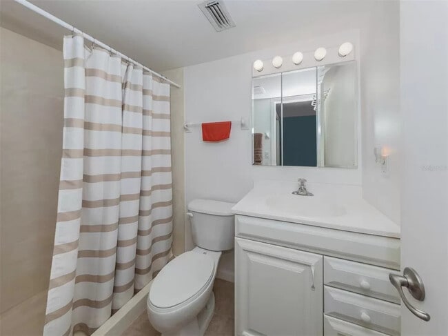 Building Photo - 1585 Tarpon Center Dr