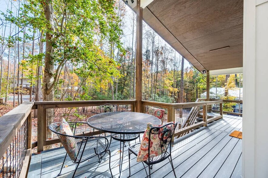 Building Photo - 288 Stonewall Road-SI ID1055518P