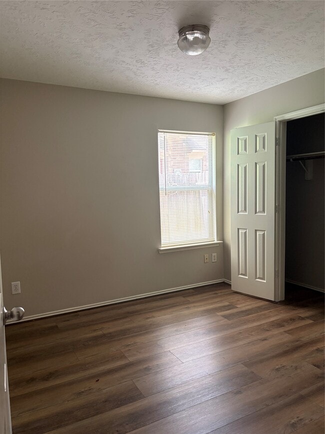 Building Photo - 18499 Sunrise Pines Dr