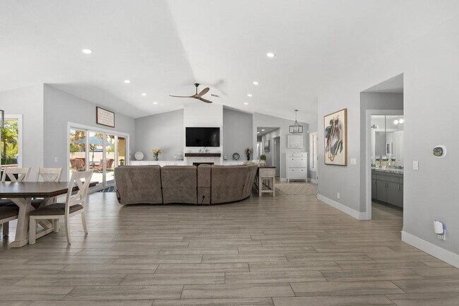 Building Photo - 39369 Regency Way