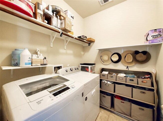 Building Photo - 1436 Lindo Dr