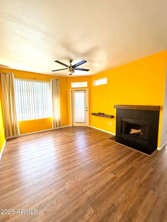 Building Photo - 3830 E Lakewood Pkwy W