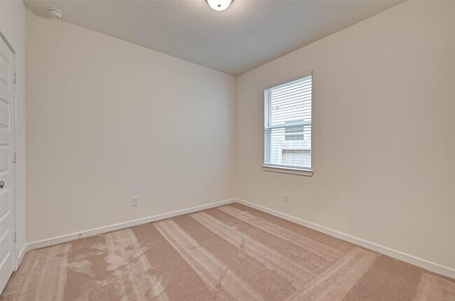 Building Photo - 8022 Pinebrook Arbor Ct