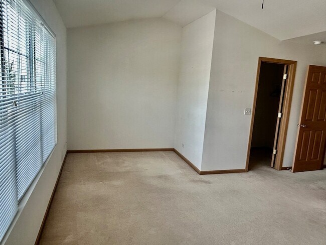 Building Photo - 2482 Stoughton Cir